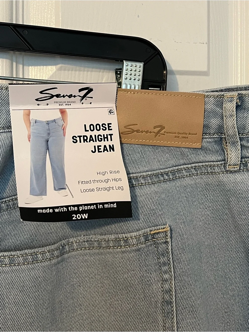 Seven7 Straight Leg Loose Fit Light Blue Women's Jeans Size 20W NWT - Picture 10 of 10